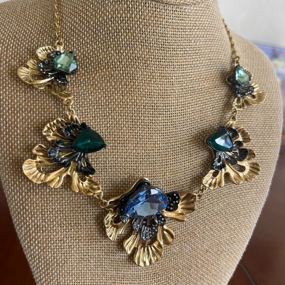 Chloe and Isabel Le Rococo Statement Necklace NEW - Picture 10 of 16
